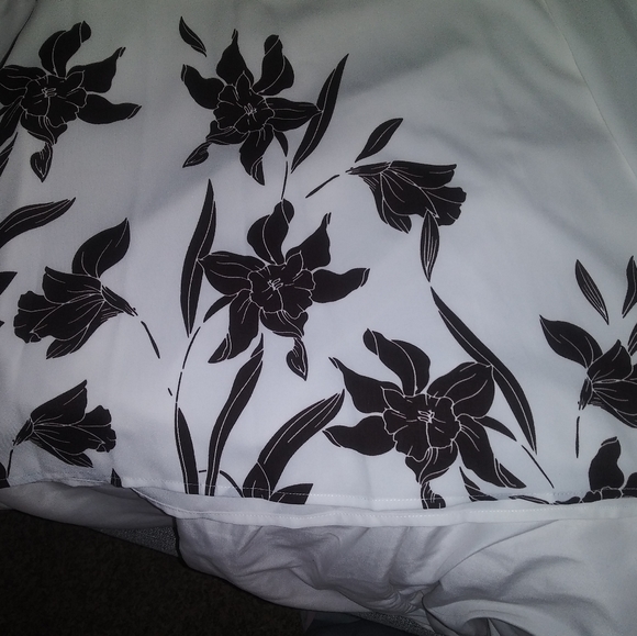 Sheer blouse - Picture 3 of 4